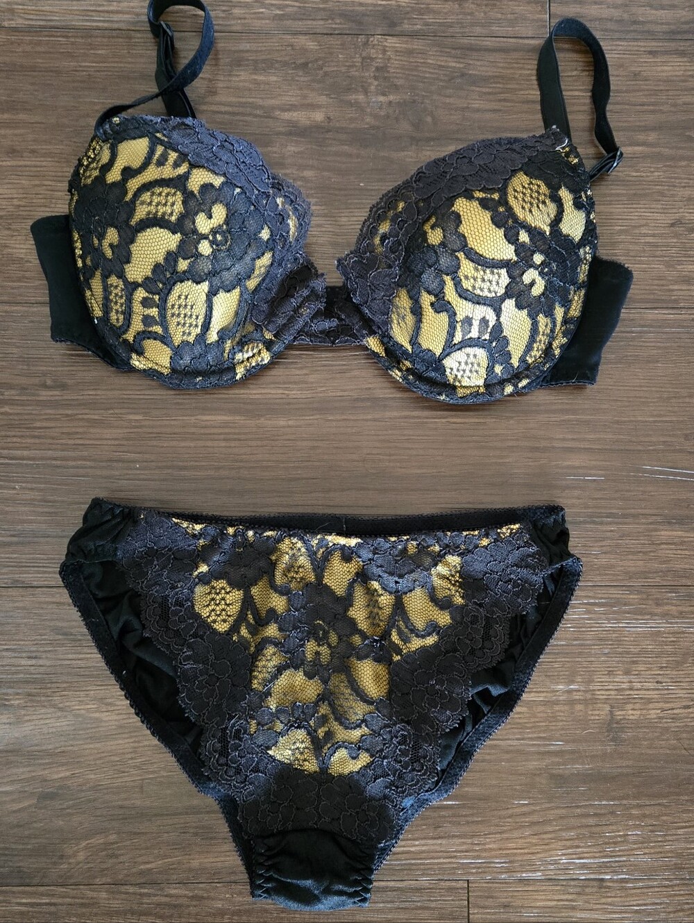 Vintage Victoria's Secret Black Gold Lace Lingerie Set Push-up Bra And Panties